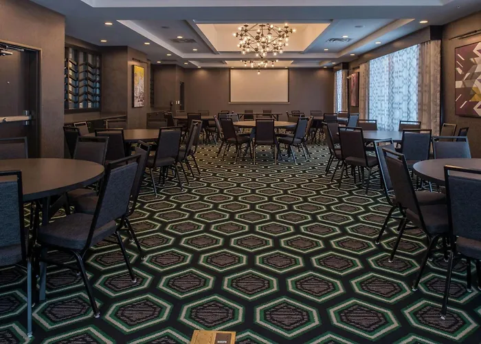 Hotel Hampton & Downtown Winston-Salem