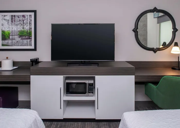 Hampton & Downtown Hotel