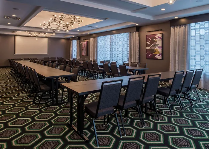 Hampton & Downtown Hotel