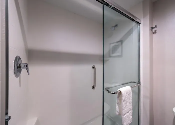 Hotel Hampton & Downtown 3*