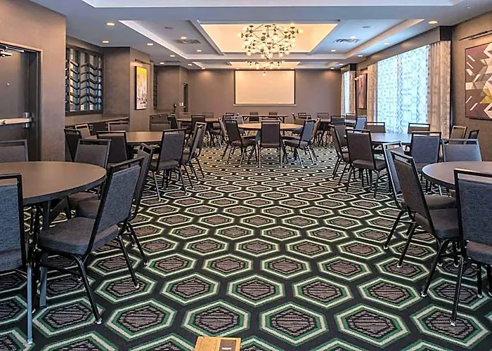 Hotel Hampton & Downtown Winston-Salem